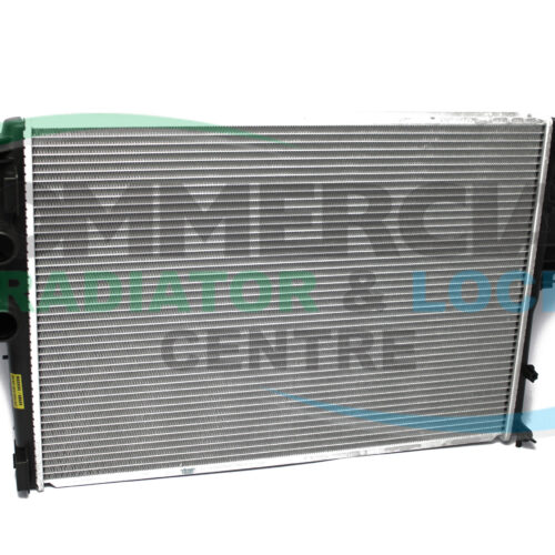 Iveco Daily 1999-UP Oppsite Pipes 2.8/3.0 Radiator (Manual)